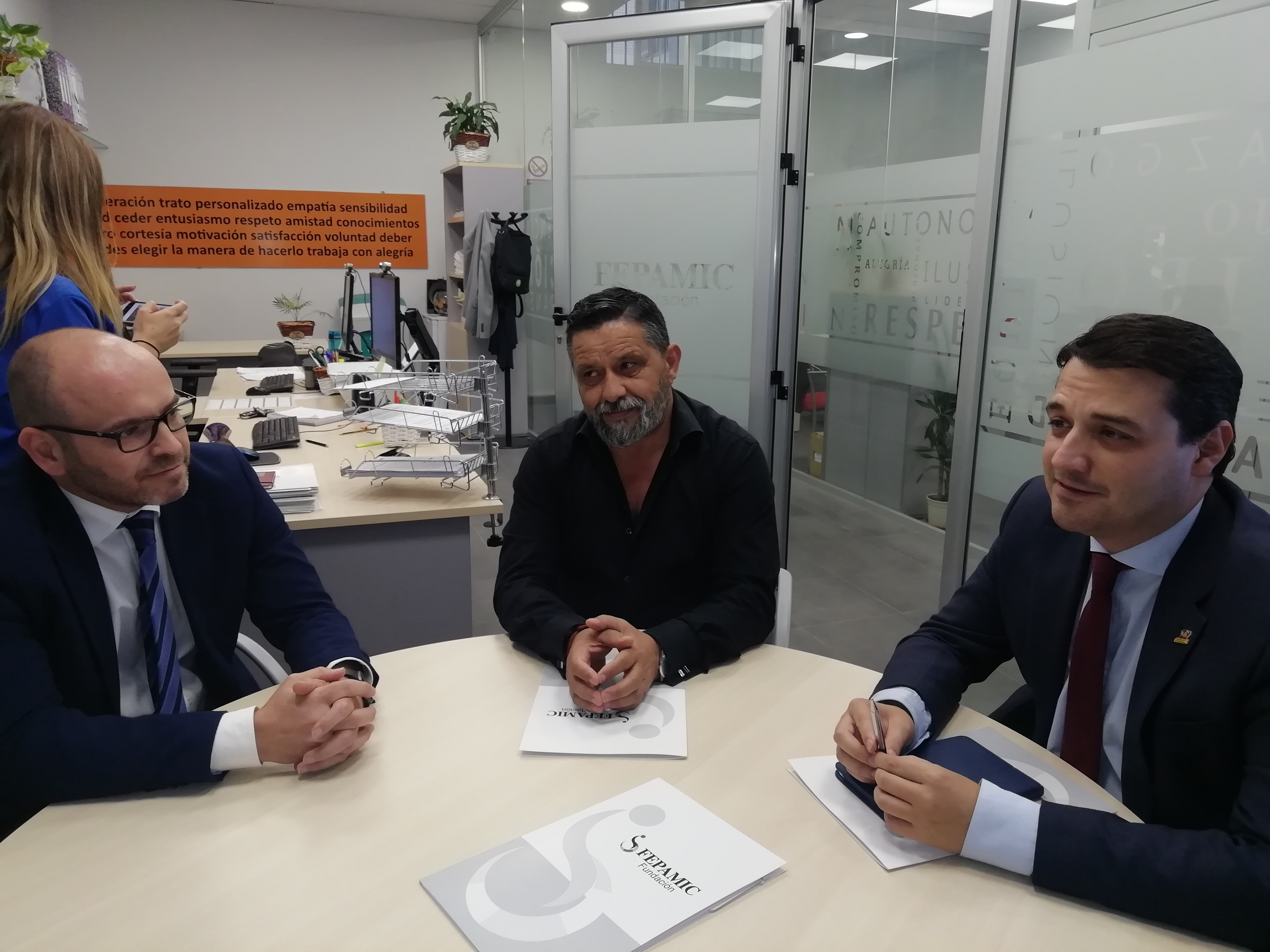 El Alcalde de Córdoba se interesa por los proyectos de Fundación FEPAMIC El Alcalde de Córdoba se interesa por los proyectos de Fundación FEPAMIC