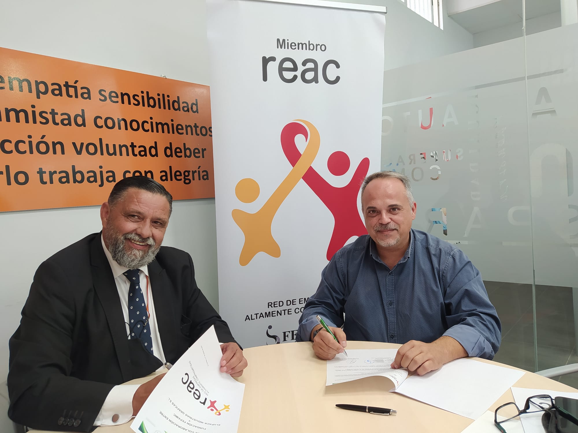 ELUPACK, SE UNE A REAC ELUPACK, SE UNE A REAC