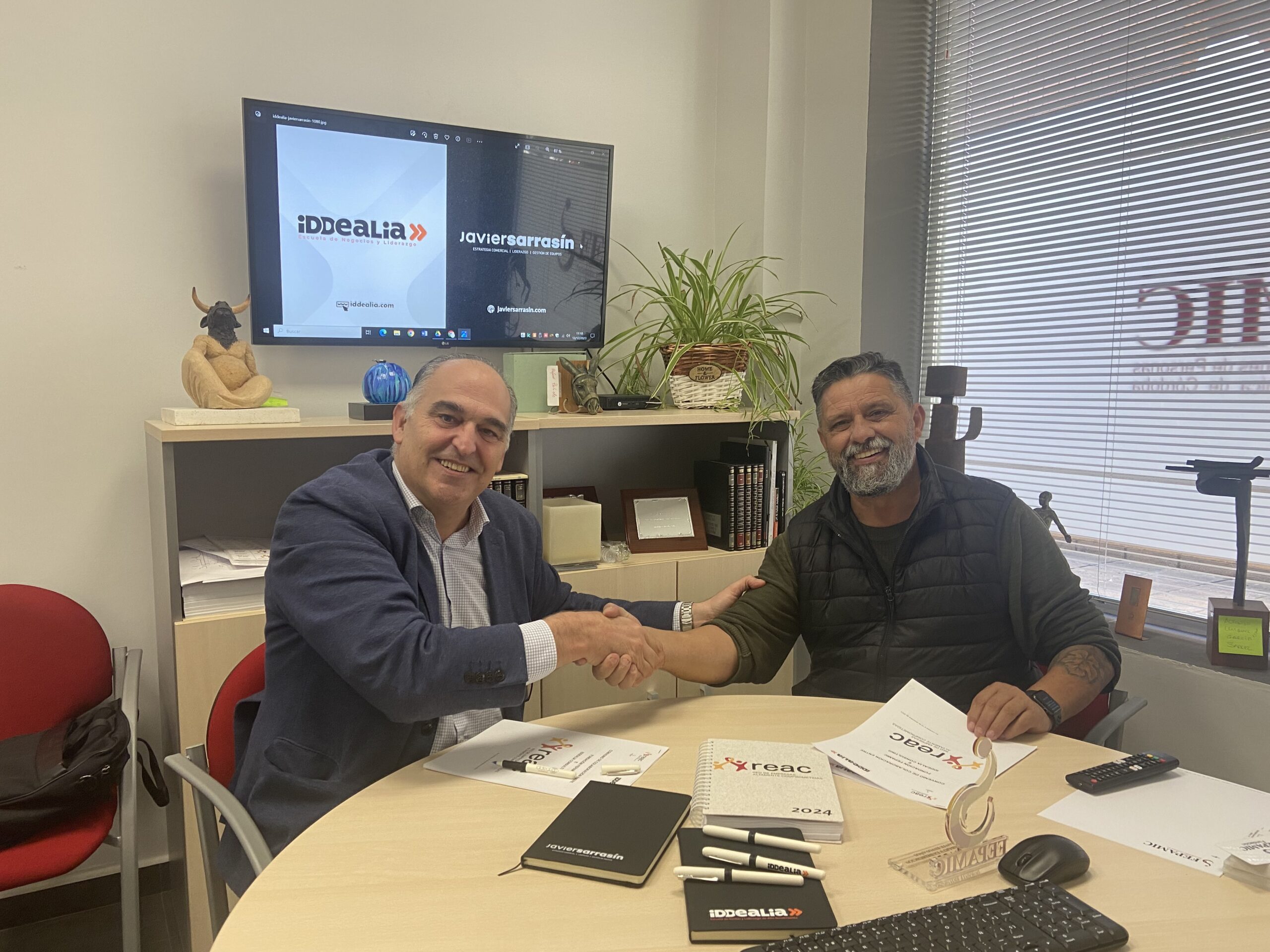 RENOVAMOS CONVENIO CON JAVIER SARRASÍN